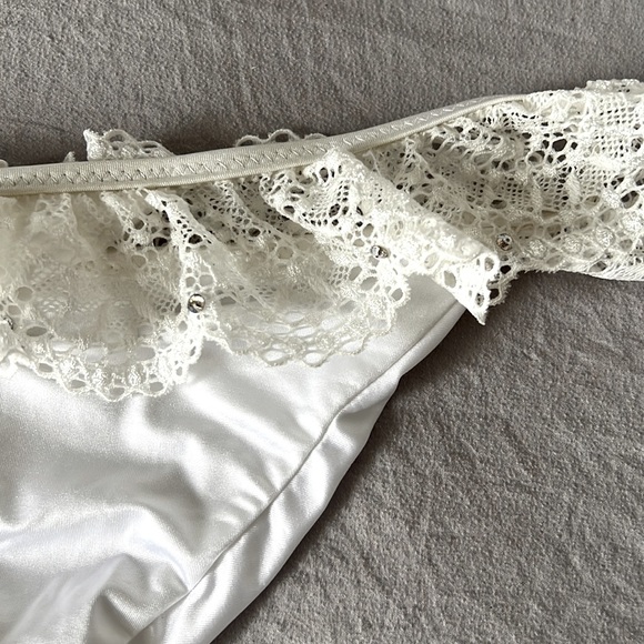 Beach bunny bride not worn may go with top I have in closet XL - Picture 3 of 6